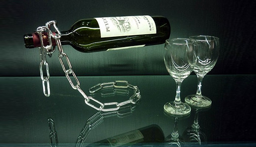 suport antigravitational pentru sticle de vin